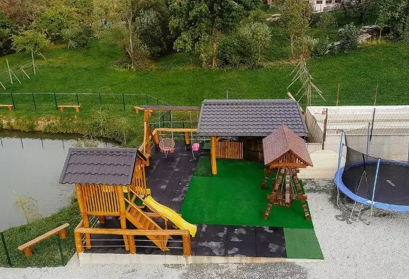 リゾートホテル Pensiunea Vox