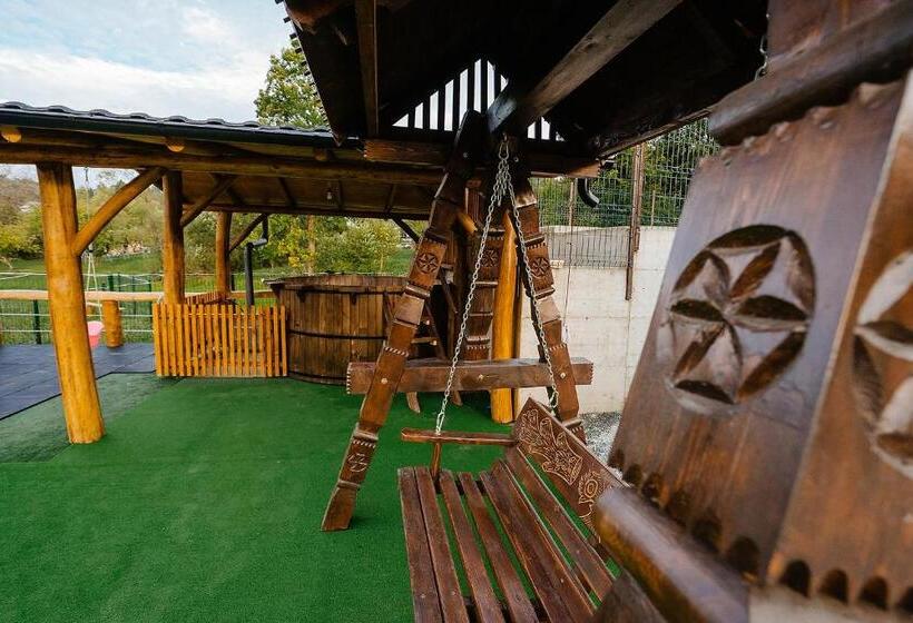 استراحتگاه Pensiunea Vox