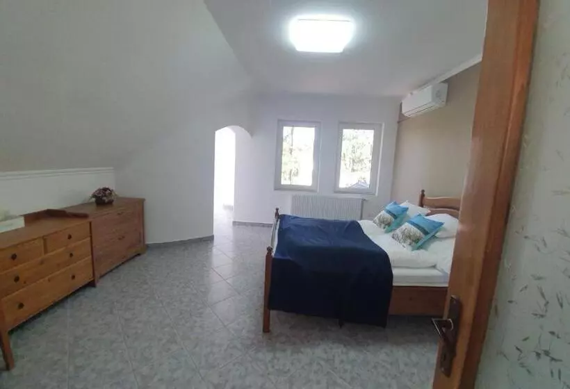 Hotelli The Luxo Wine Museum