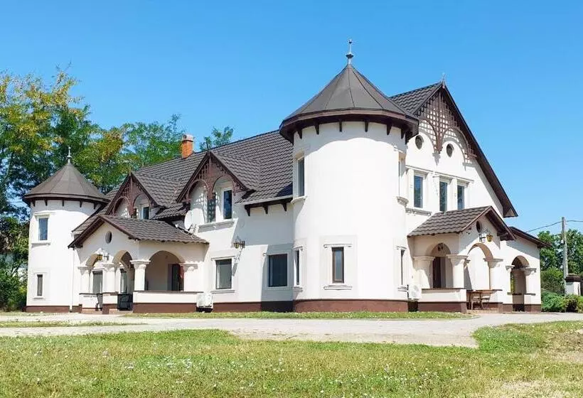 Hotelli The Luxo Wine Museum