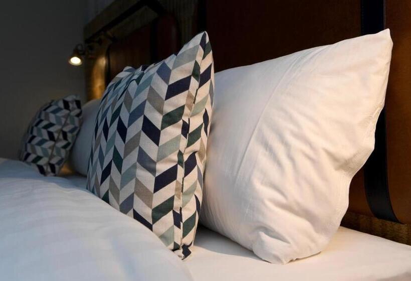 호텔 The White Bear