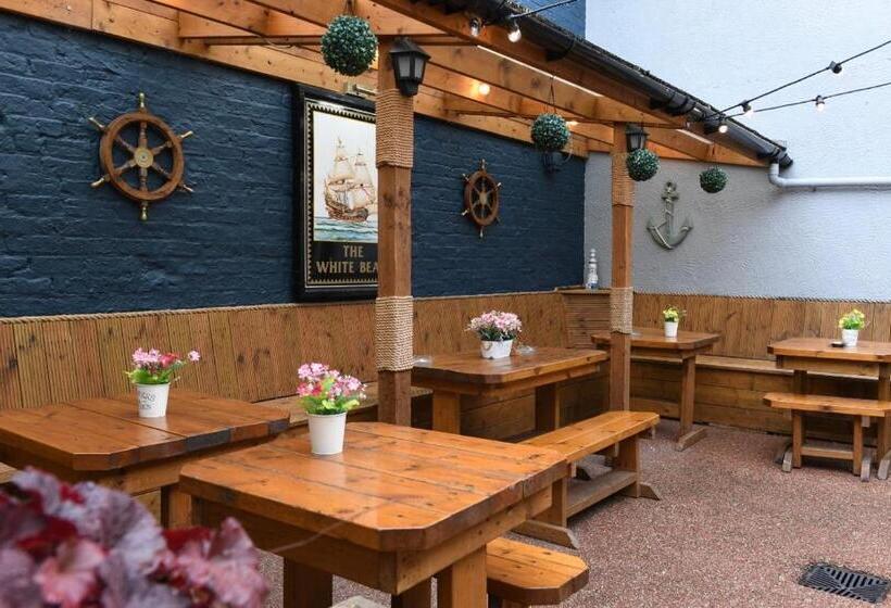 호텔 The White Bear