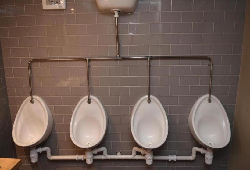 호텔 The White Bear