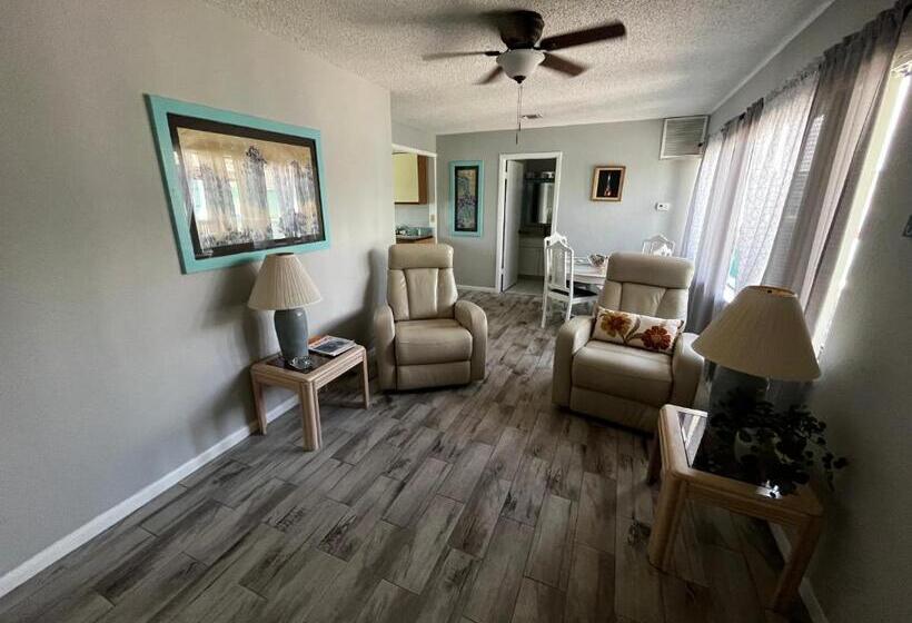 Surfside Suites