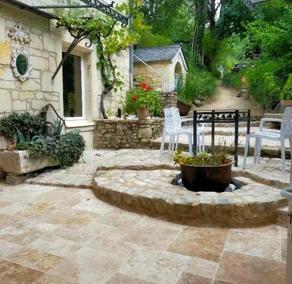 Aamiaismajoitus (B&B) Les Troglos De Cumeray