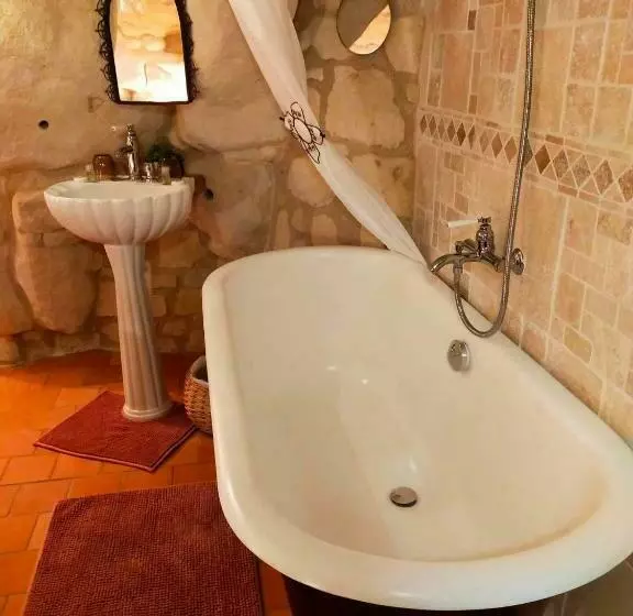 Aamiaismajoitus (B&B) Les Troglos De Cumeray