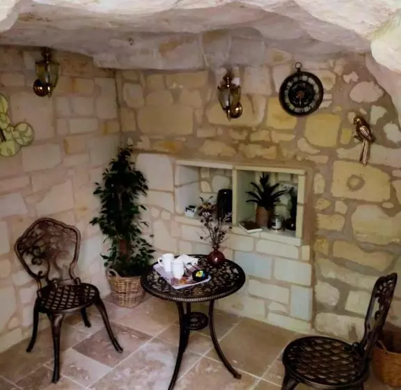 Aamiaismajoitus (B&B) Les Troglos De Cumeray