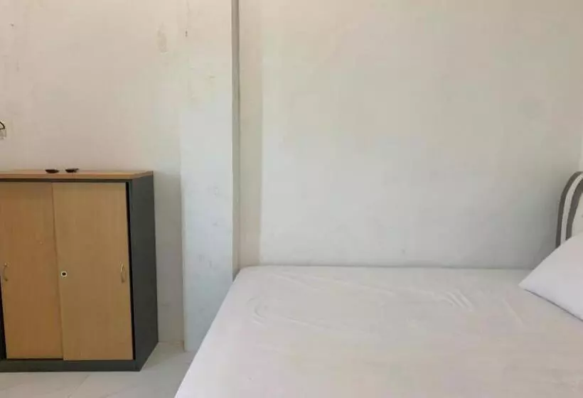 Hotelli Oyo 92986 Inara Homestay