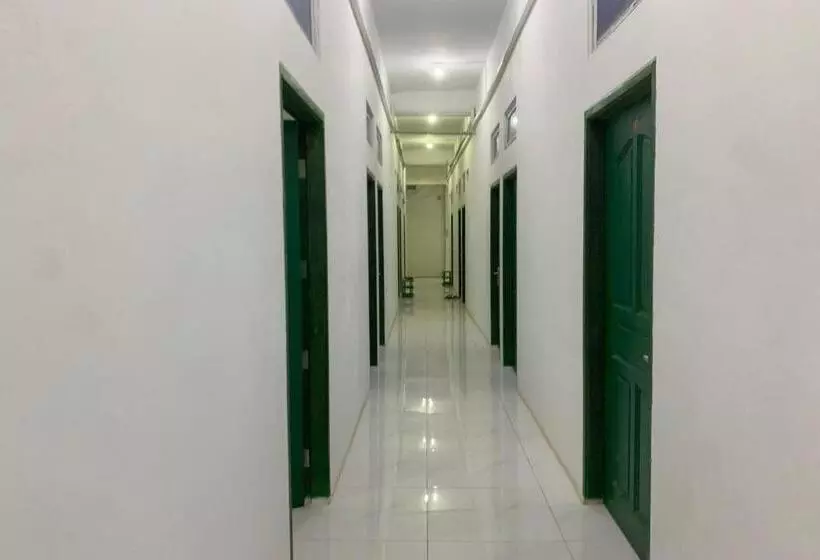 Hotelli Oyo 92986 Inara Homestay