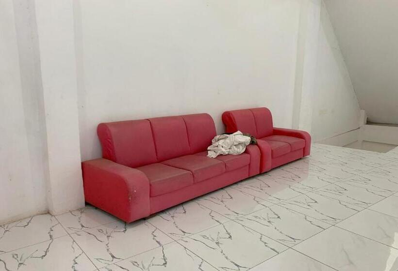 Отель Oyo 92986 Inara Homestay