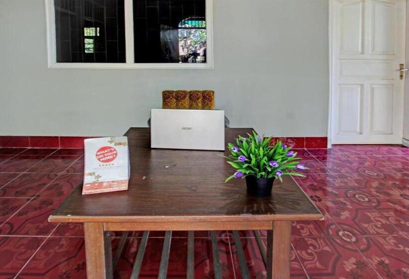 Hotel Spot On 92973 Madani Syariah Guesthouse