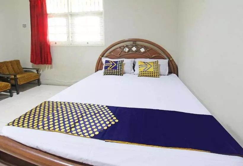 ホテル Spot On 92973 Madani Syariah Guesthouse