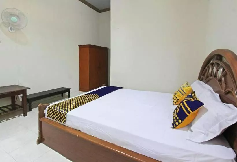 ホテル Spot On 92973 Madani Syariah Guesthouse
