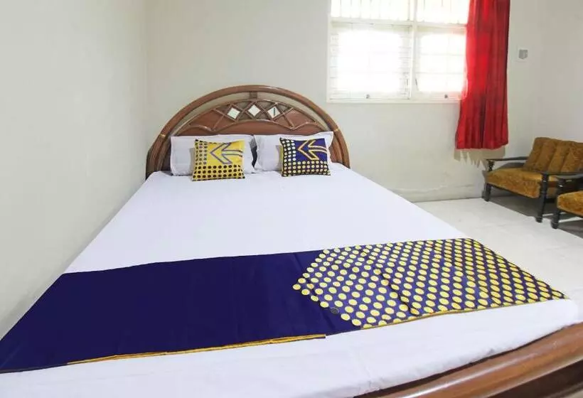ホテル Spot On 92973 Madani Syariah Guesthouse