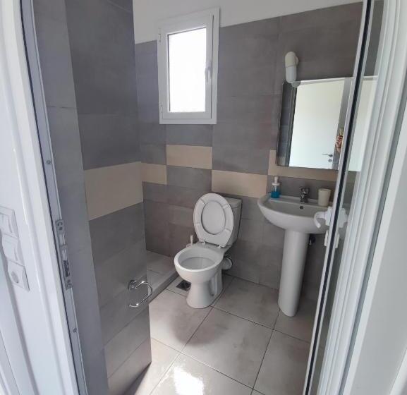 بنسيون Penelope & Michael Rooms