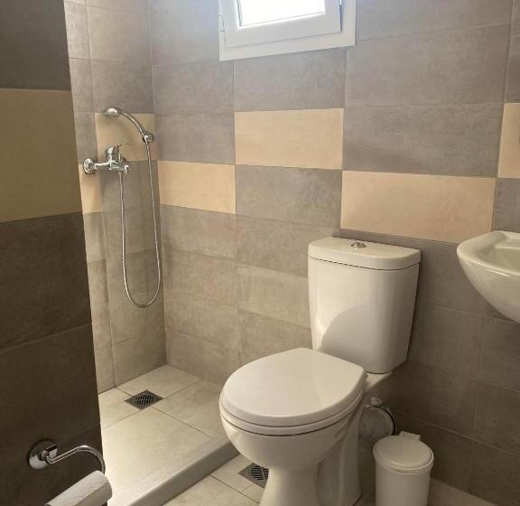 بنسيون Penelope & Michael Rooms