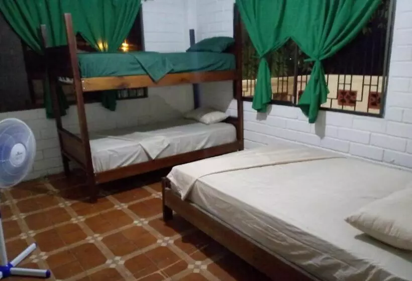 ユースホステル Casa Montemar Hotel San Vicente
