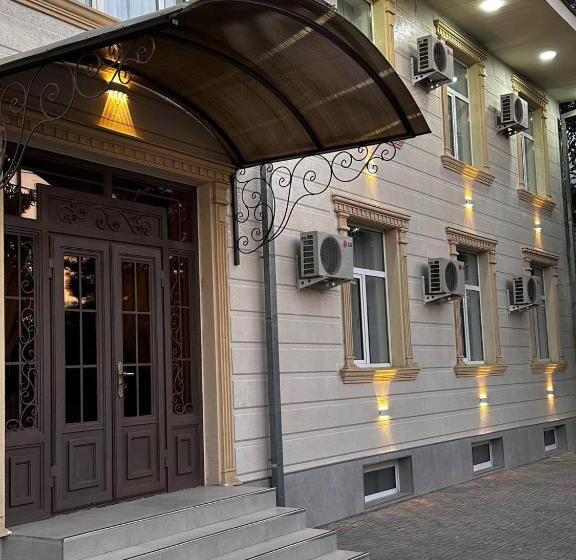 Hotel Lev Tolstoy