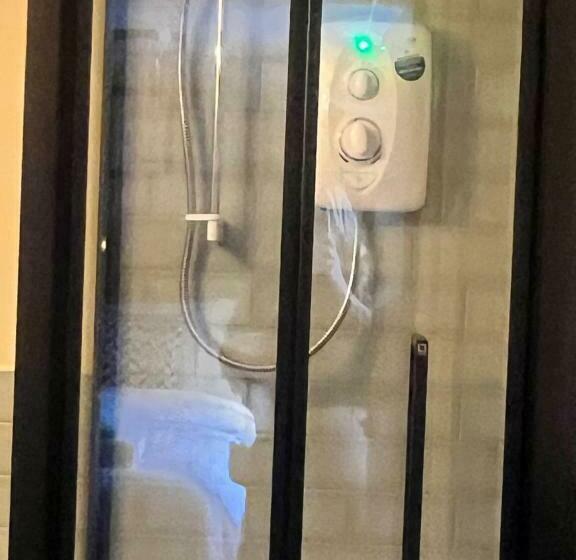 Отель The White Bear