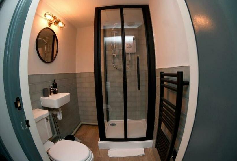 Отель The White Bear