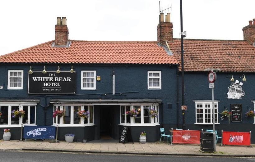 Отель The White Bear