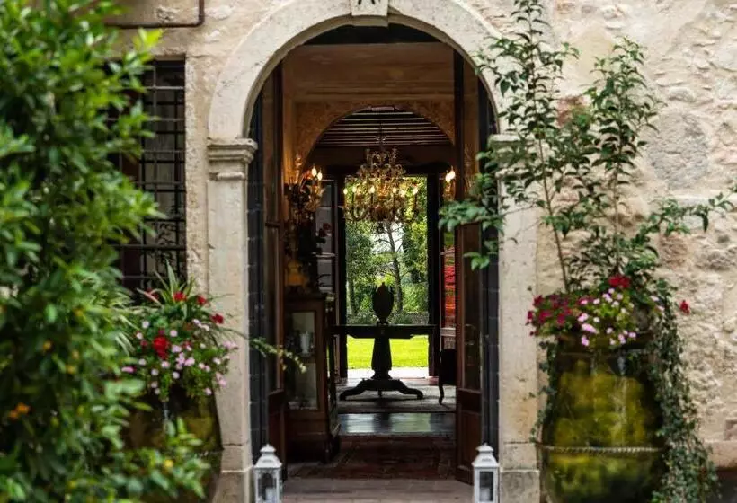 Aamiaismajoitus (B&B) Villa Carrara La Spada