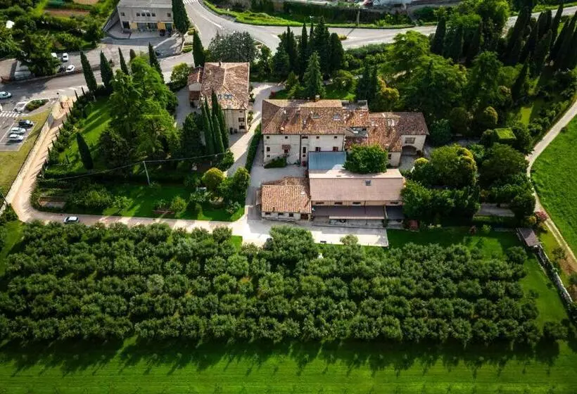 Aamiaismajoitus (B&B) Villa Carrara La Spada