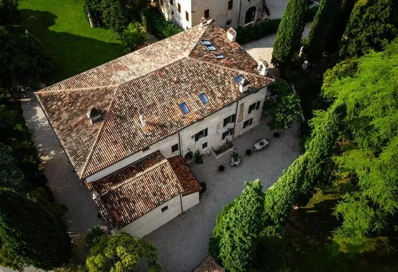 Aamiaismajoitus (B&B) Villa Carrara La Spada