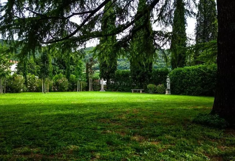 Aamiaismajoitus (B&B) Villa Carrara La Spada