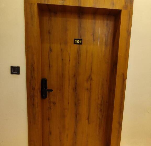 בית מלון כפרי B S Heights