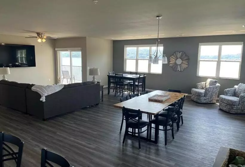 ホテル Luckys Lodge