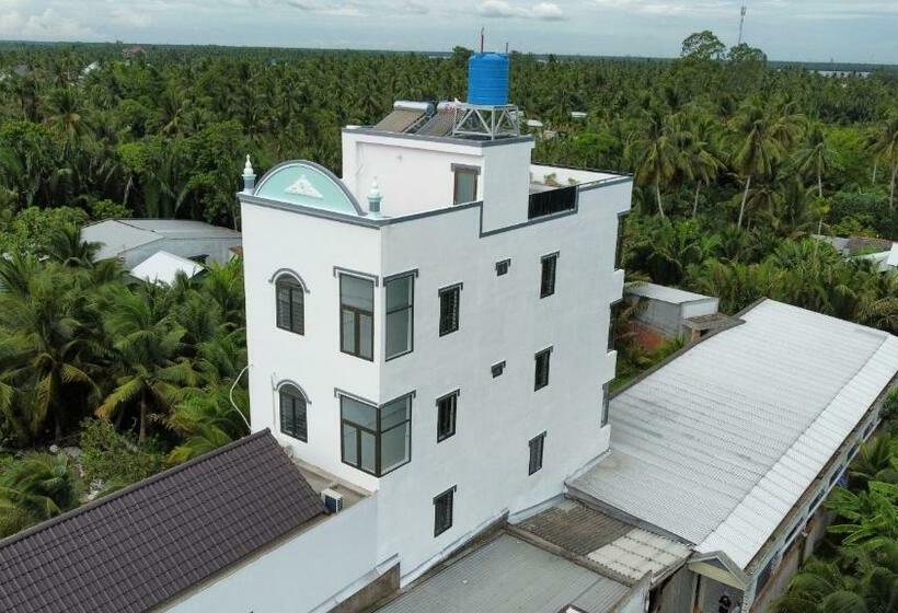 בית מלון כפרי Khách Sạn Vinhomes Huỳnh