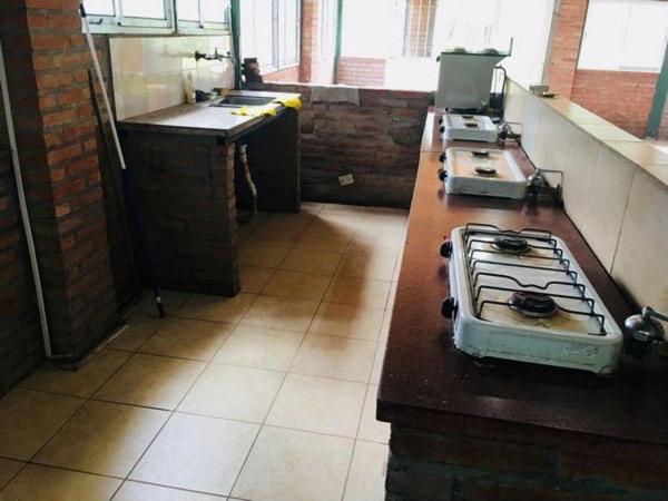 بنسيون Los Nidos 3