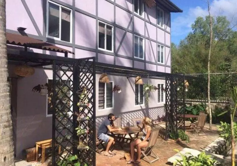 هتل Lilac Cottage Homestay
