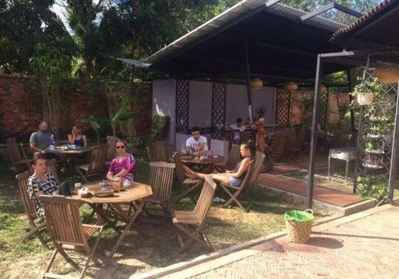 هتل Lilac Cottage Homestay