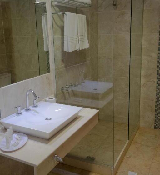 בית מלון כפרי Colón Center