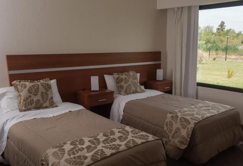 בית מלון כפרי Colón Center