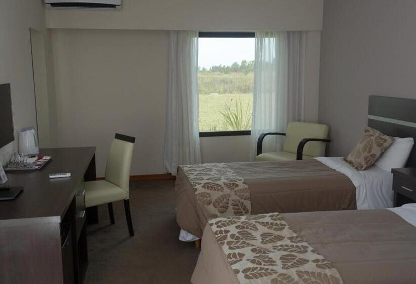 בית מלון כפרי Colón Center