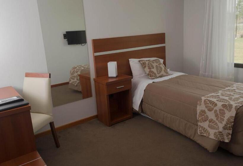 בית מלון כפרי Colón Center