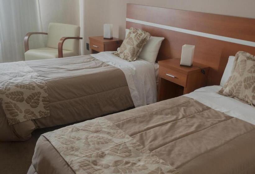 בית מלון כפרי Colón Center