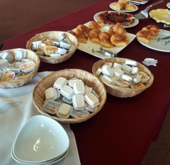 בית מלון כפרי Colón Center