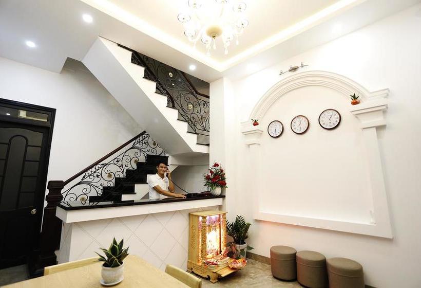 هاستل Moon & Sun