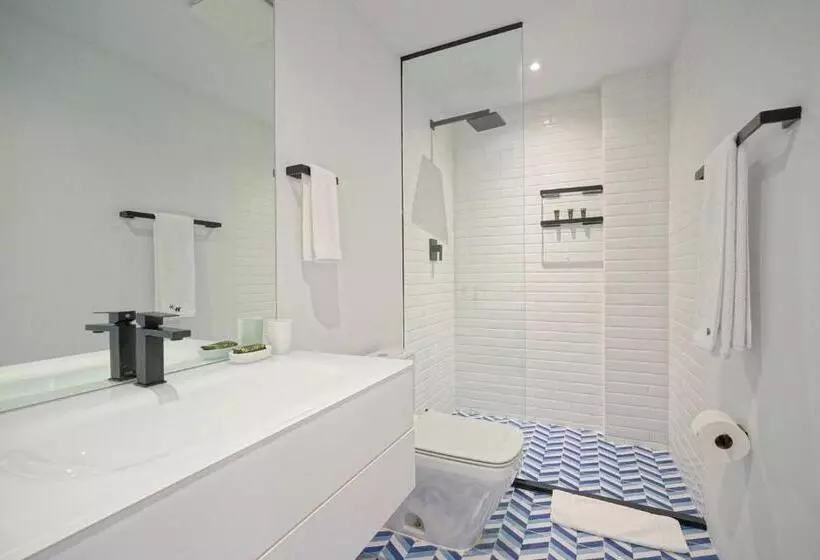 Casa Contemporánea By Wynwood House