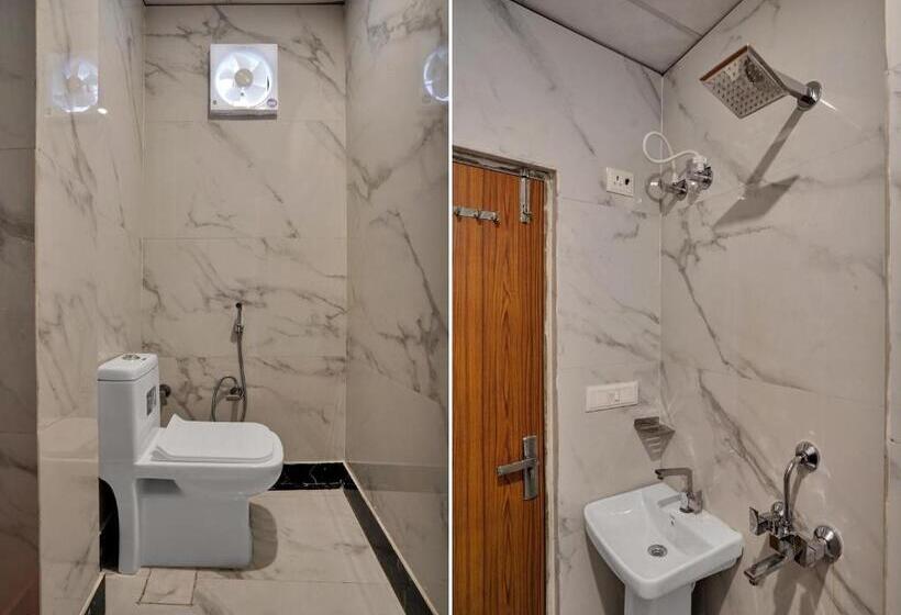 Отель Trihans Mantion