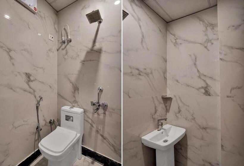 Отель Trihans Mantion