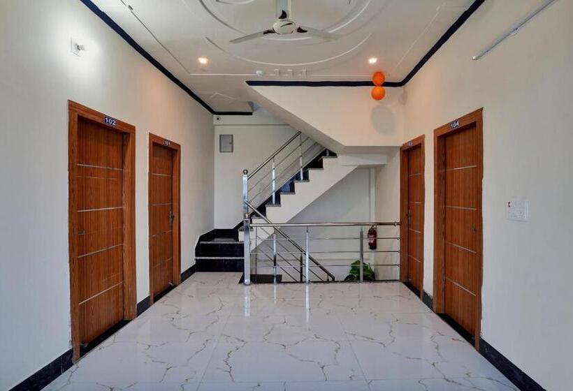 Отель Trihans Mantion