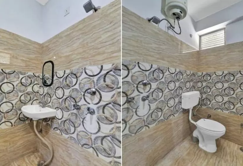 Hotelli Goroomgo Shiv Ganga Guest House Varanasi