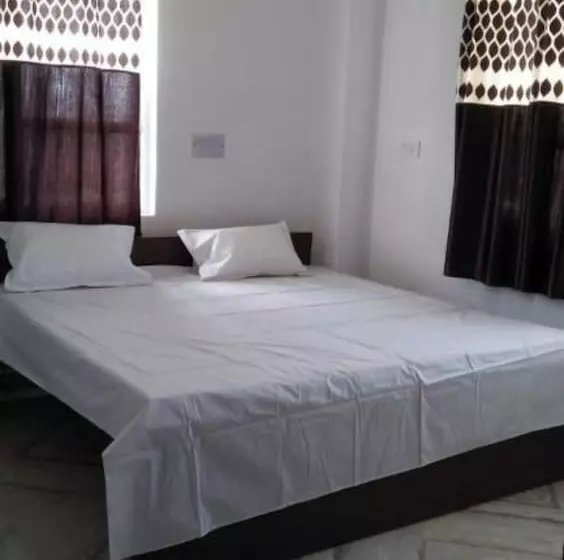 Hotelli Goroomgo Shiv Ganga Guest House Varanasi