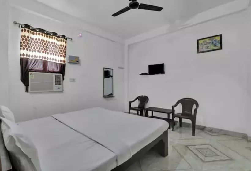 Hotelli Goroomgo Shiv Ganga Guest House Varanasi