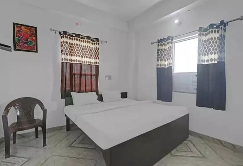 Hotelli Goroomgo Shiv Ganga Guest House Varanasi